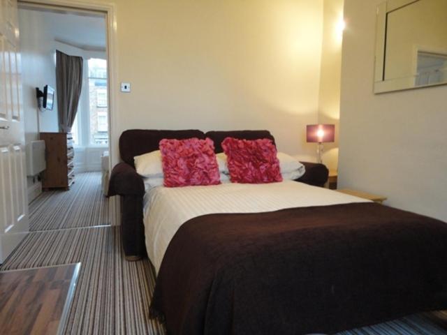 45 The Square Holiday Apartments Scarborough Room photo